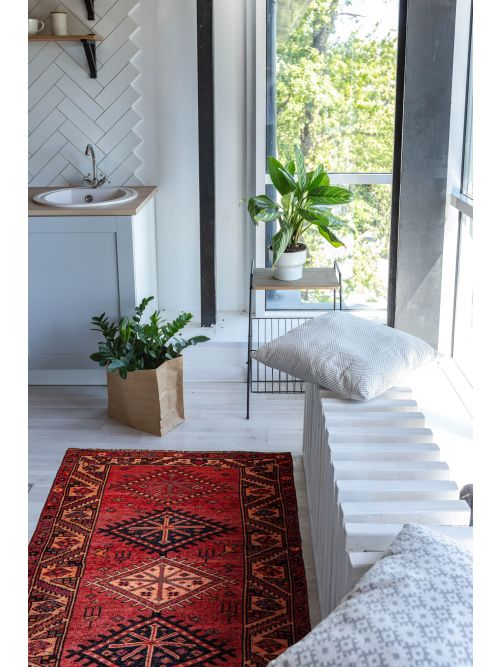 Persian Style 3'11" x 14'1" Hand-knotted Wool Rug 