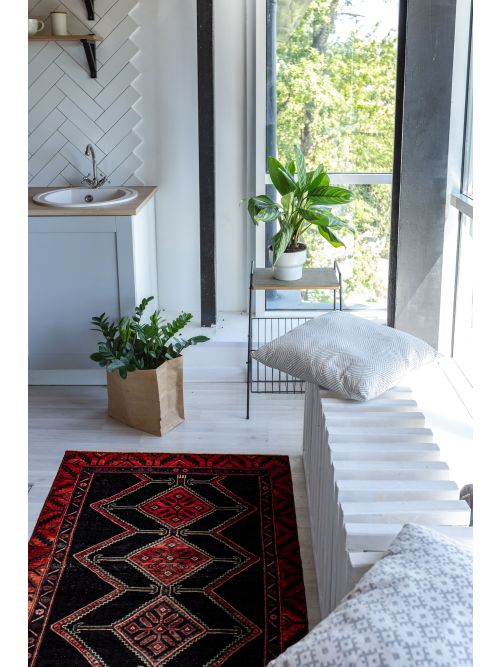 Persian Style 4'4" x 10'0" Hand-knotted Wool Rug 