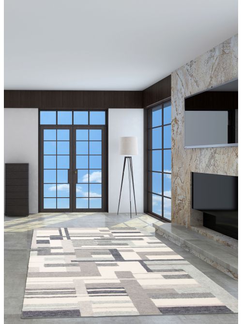 Indian Timeless 5'0" x 8'2" Hand Tufted Wool Rug 