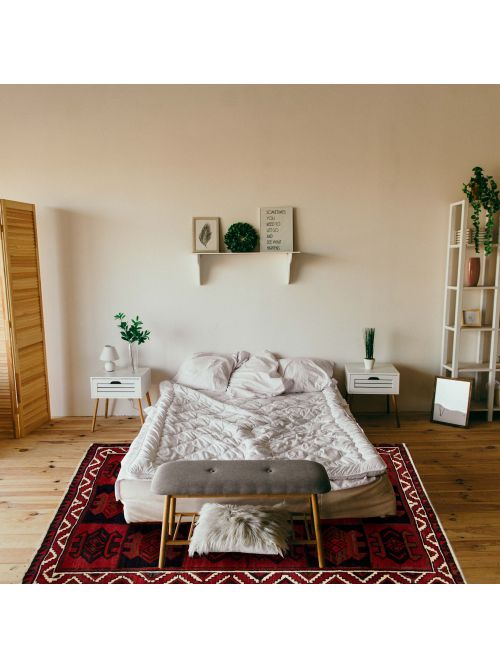 Persian Style 5'1" x 6'7" Hand-knotted Wool Rug 
