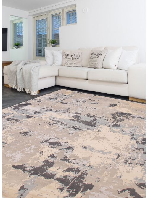 Indian Alma 7'10" x 9'9" Hand-knotted Silk & Wool Rug 