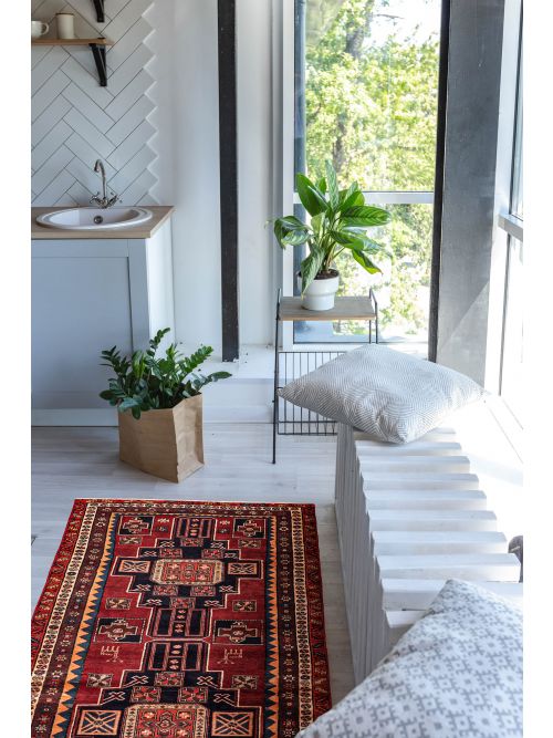 Persian Style 4'6" x 9'3" Hand-knotted Wool Rug 