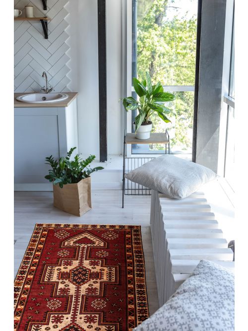 Persian Style 4'5" x 9'6" Hand-knotted Wool Rug 
