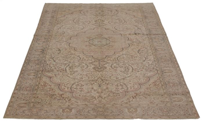 Turkish Antalya Vintage 6'4" x 9'8" Hand-knotted Wool Rug 