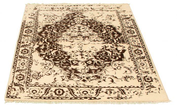Indian La Seda 5'5" x 7'6" Hand-knotted Wool Rug 
