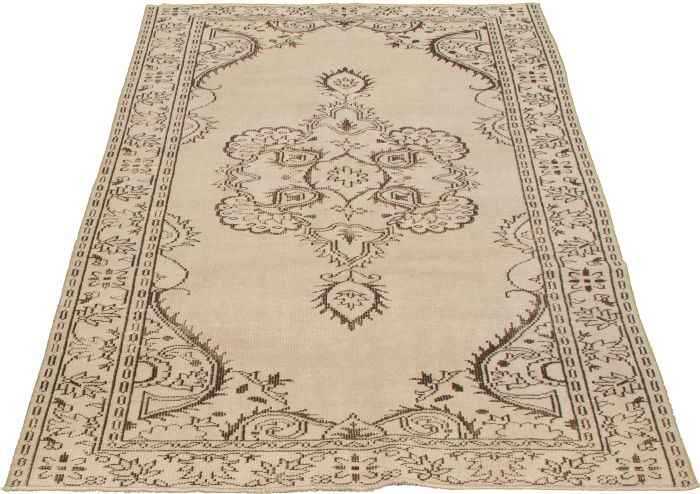Tapis antalya vintage  5'3" x 8'10" en laine