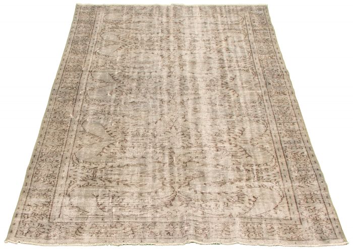 Tapis surteint coloré 5'5" x 9'1" en laine
