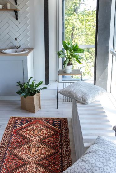 Persian Style 3'2" x 9'2" Hand-knotted Wool Rug 