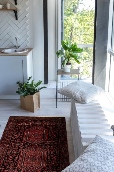 Persian Style 4'7" x 13'7" Hand-knotted Wool Rug 