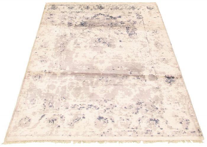 Indian Elixir 4'10" x 7'10" Hand-knotted Bamboo Silk Rug 