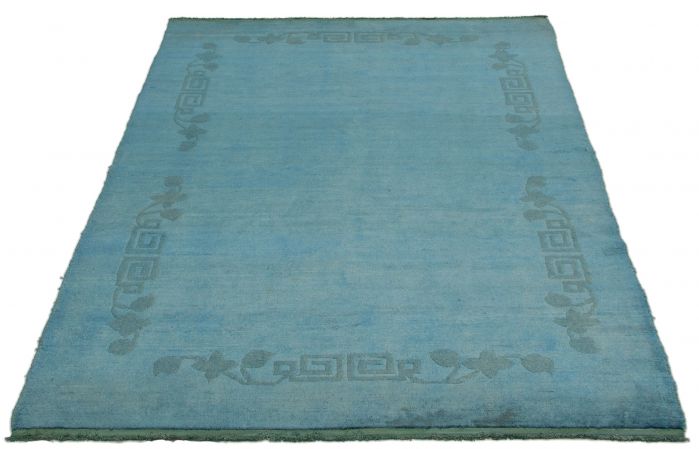 Indian Color transition 5'11" x 8'9" Hand-knotted Wool Rug 