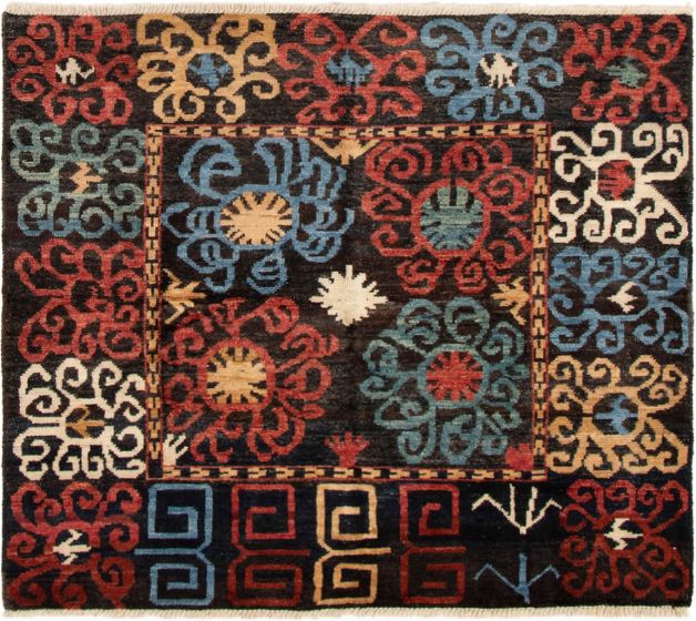 Indian Shalimar 5'10" x 6'3" Hand-knotted Wool Rug 