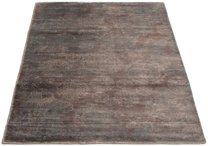 Indian Galleria 4'11" x 7'6" Hand Loomed Viscose Rug 