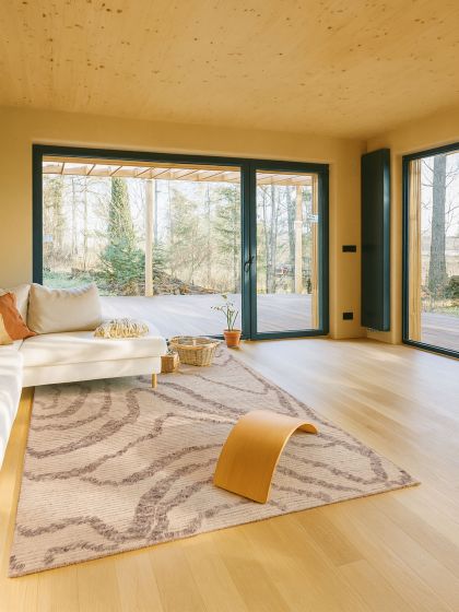 Looma 8'1" x 10'0" Hand-knotted Wool Rug 
