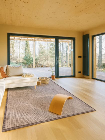 Looma 8'3" x 10'2" Hand-knotted Wool Rug 