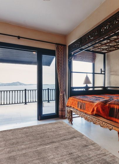 Indian Ananda 5'0" x 8'0" Hand Loomed Wool Rug 