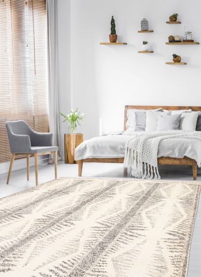 Indian Tangier 5'3" x 7'10" Hand-knotted Wool Rug 