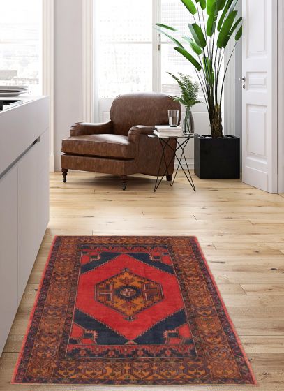 Turkish Antalya Vintage 3'11" x 5'3" Hand-knotted Wool Rug 