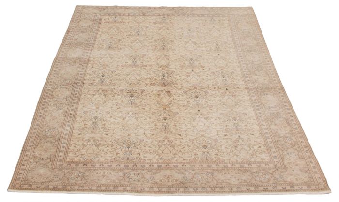 Turkish Antalya Vintage 6'5" x 9'7" Hand-knotted Wool Rug 