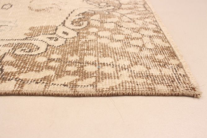 Turkish Antalya Vintage 5'6" x 9'9" Hand-knotted Wool Rug 