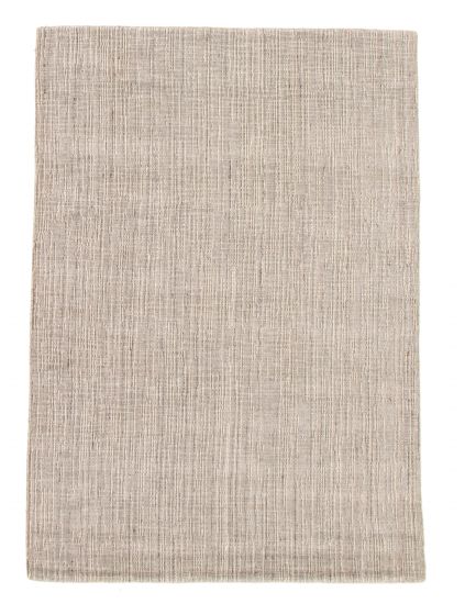 Indian Ananda 5'3" x 7'7" Hand Loomed Wool Rug 