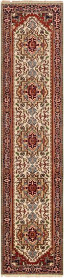 Indian Serapi Heritage 2'8" x 12'0" Hand-knotted Wool Cream Rug
