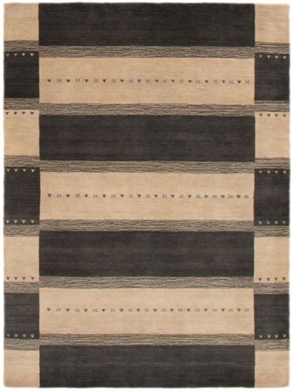 Indian Ananda 5'0" x 7'2" Hand Loomed Wool Rug 