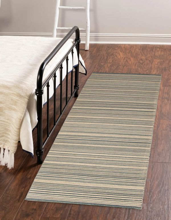 Turkish Boho 2'6" x 7'10" Flat-Weave Wool Kilim 
