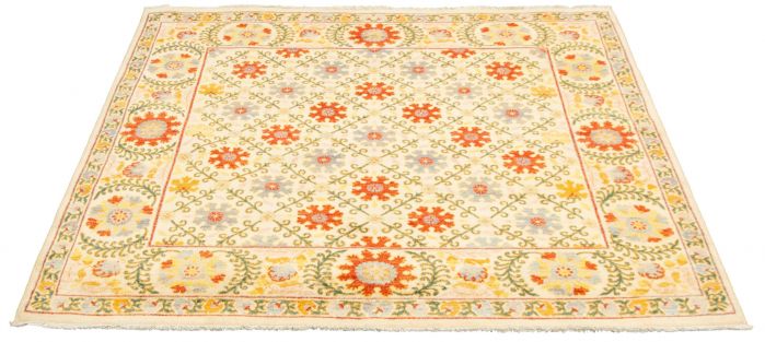 Pakistani Lahore Finest Collection 6'0" x 6'0" Hand-knotted Wool Rug 