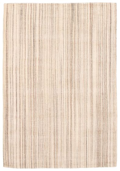 Indian Ananda 5'3" x 7'8" Hand Loomed Wool Rug 