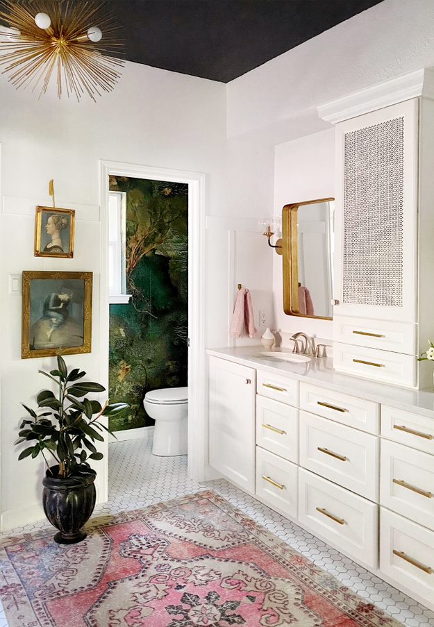 ECARPETGALLERY Turkish Anadol Vintage rug in bathroom